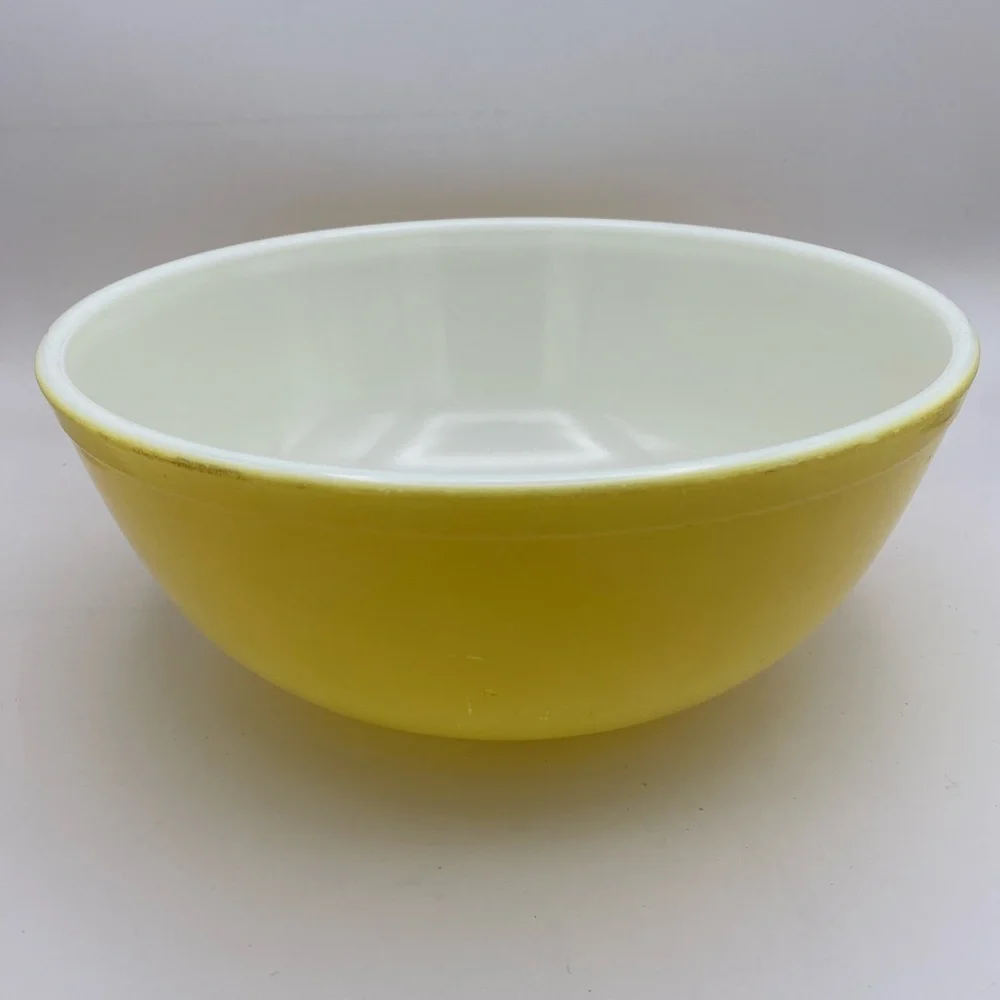 Pyrex Yellow Mixing Bowl #404 Primary Colors 4 Qt Large Nesting MCM Vintage
